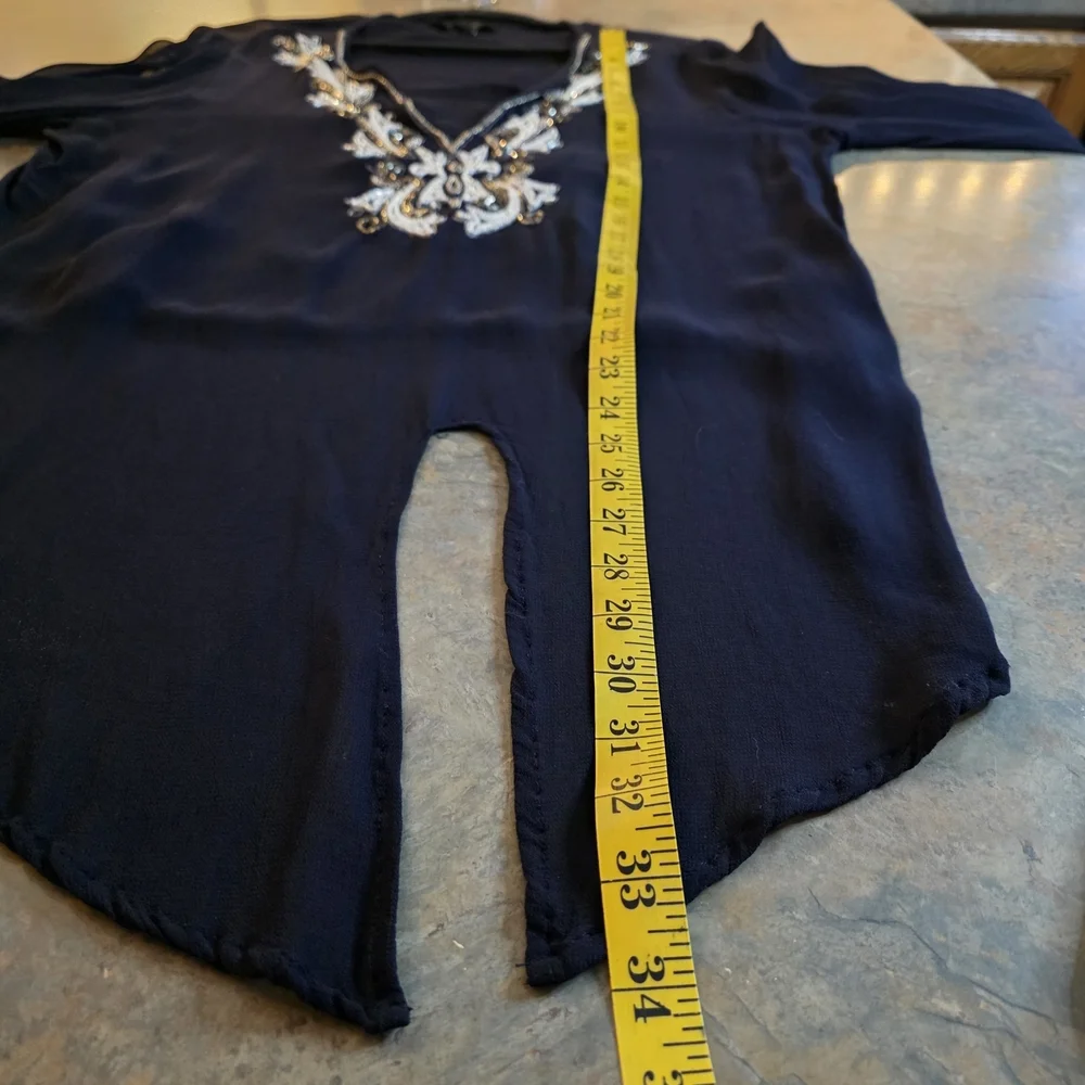 Elegant Black Embroidered Women's Top - Picture 5 of 7